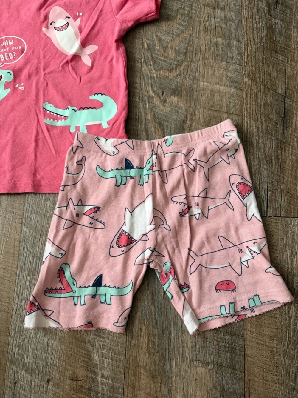 🌸 $10 SALE 🌸 Carter's Pink Shark & Crocodile Two-Piece Pajama Set